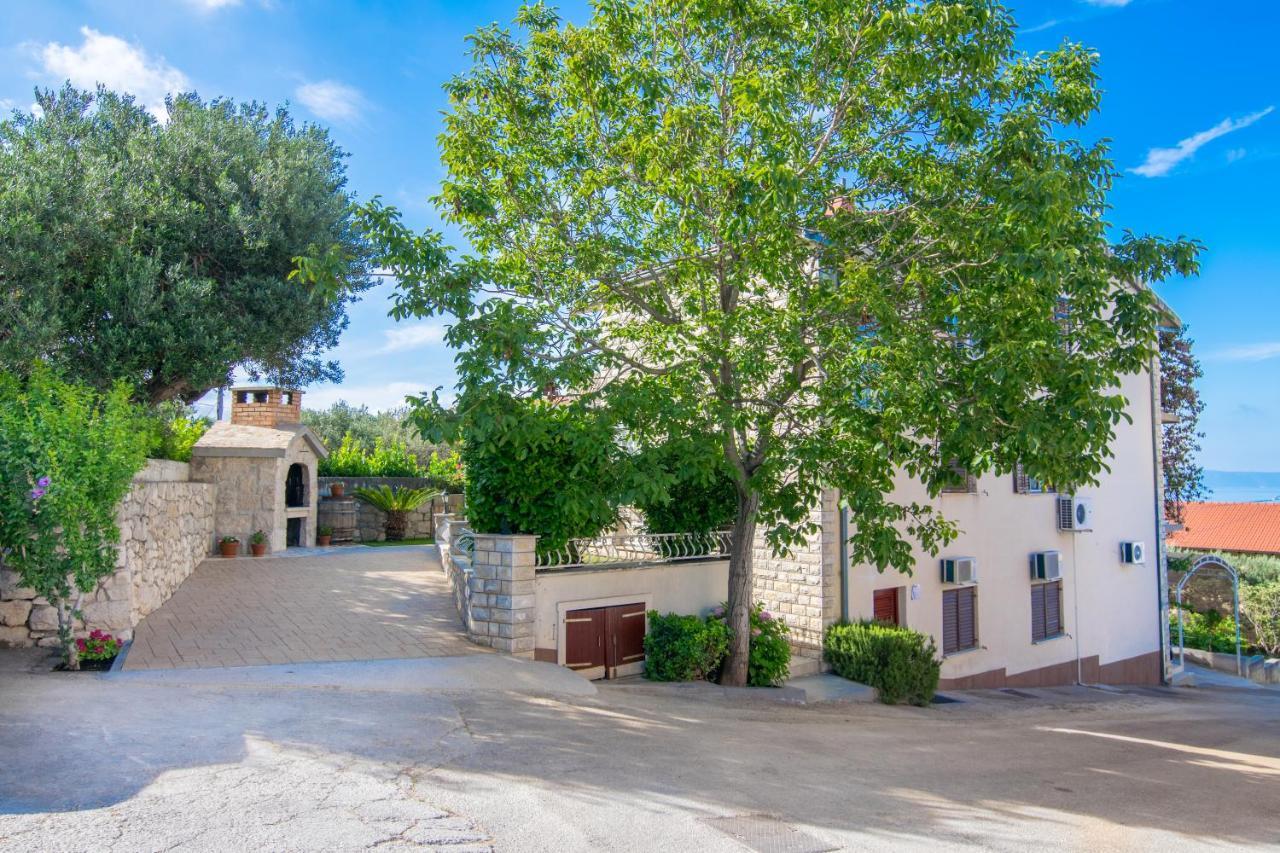Apartment Iva With Sea View Makarska Exterior foto